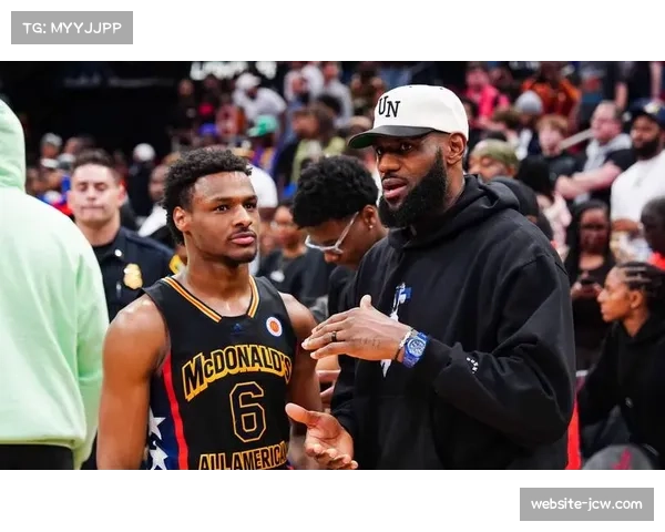 詹姆斯深情发文庆祝布朗尼生日称见证你成长是美妙经历